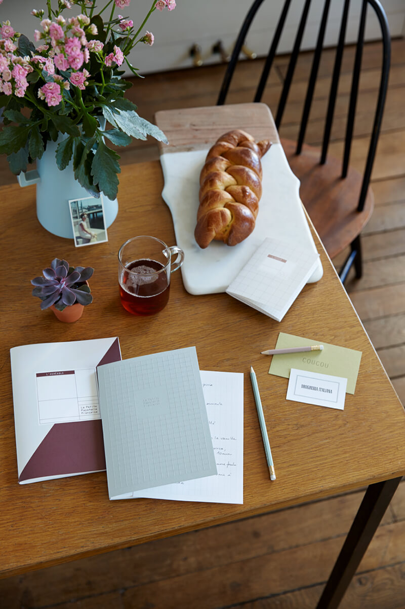 la petite papeterie française slow design office ambiance de travail zen à l'artichaut galerie café à Nantes