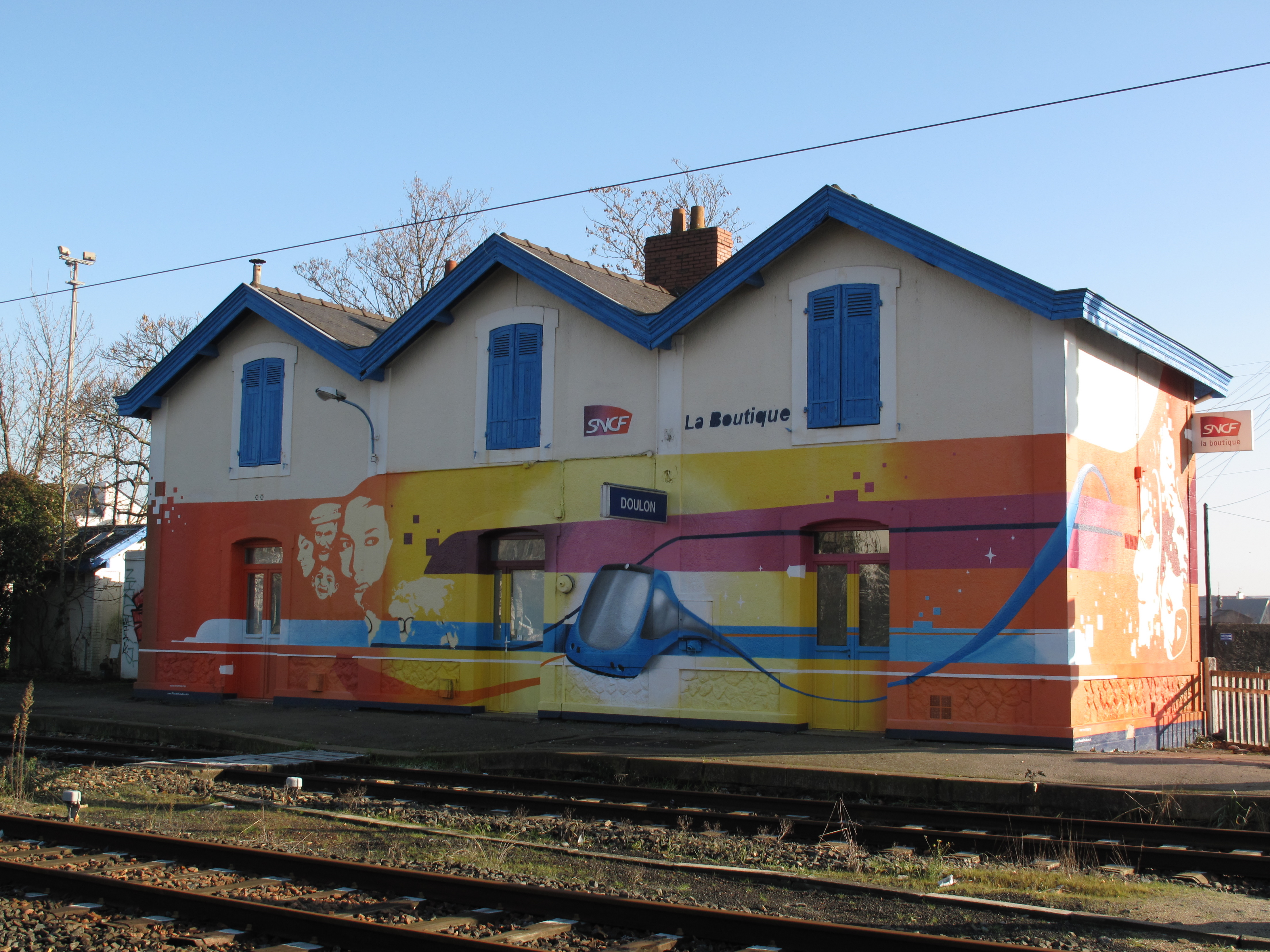 ancienne gare de soulon fresque street art sncf nantes lartichaut